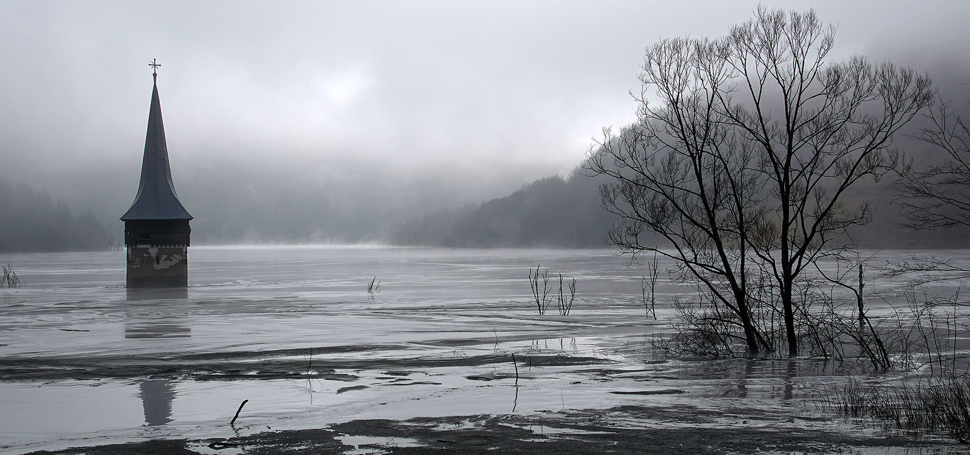 Geamăna toksyczne jezioro w sercu Karpat